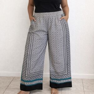 Elegant Black and White Wide-Leg Pants